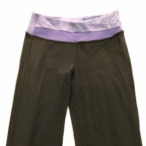 LuLu Lemon yoga pants black w purple size 6